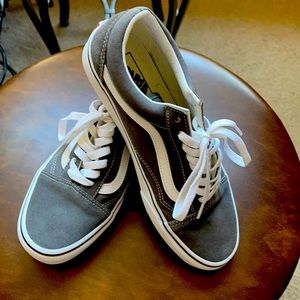 Vans old schools Gray size 9.5 women’s 8 men’s- like new